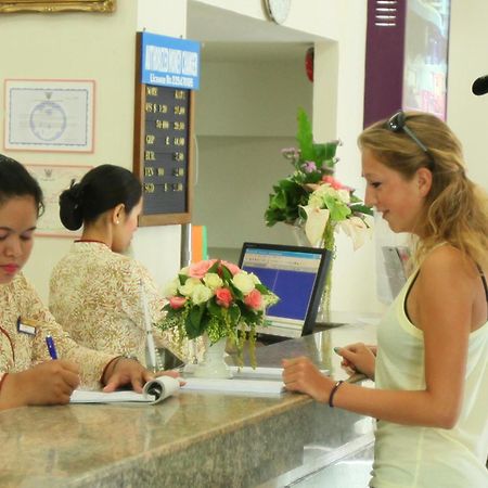 Thumrin Hotel Trang Eksteriør bilde