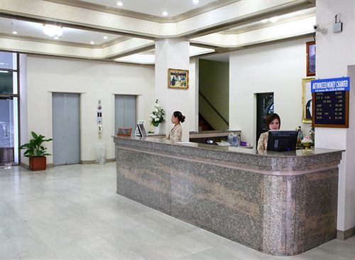 Thumrin Hotel Trang Eksteriør bilde