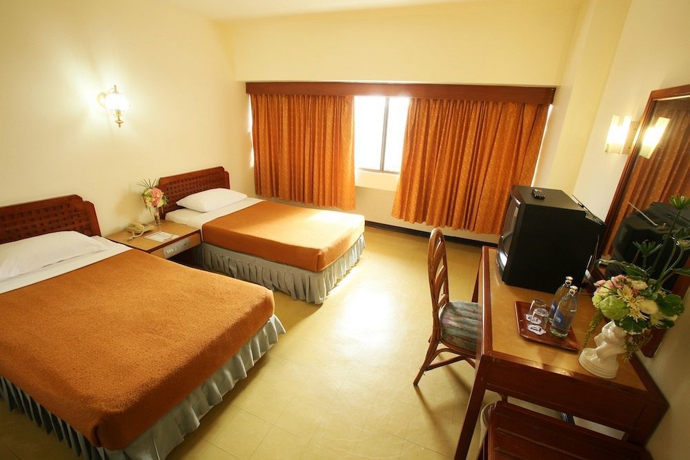 Thumrin Hotel Trang Eksteriør bilde