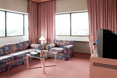 Thumrin Hotel Trang Eksteriør bilde