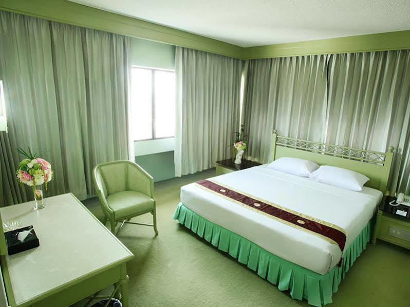 Thumrin Hotel Trang Eksteriør bilde